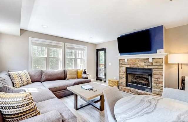190 Still Lake Rd Unit 321 Gallery 2