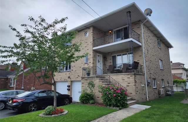 238 E Harriet Avenue 2nd fl - 238 East Harriet Avenue, Ridgefield, NJ 07657