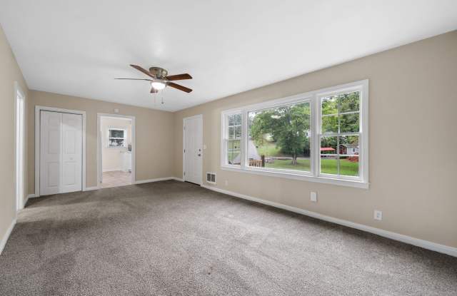 2 Bedroom Home For Rent Near APSU! - 443 Gary Hills Drive, Clarksville, TN 37043