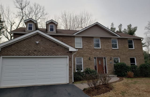9627 LOCUST HILL DRIVE - 9627 Locust Hill Drive, McLean, VA 22066