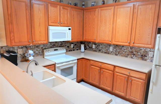 720 EMERALD WAY Gallery 2