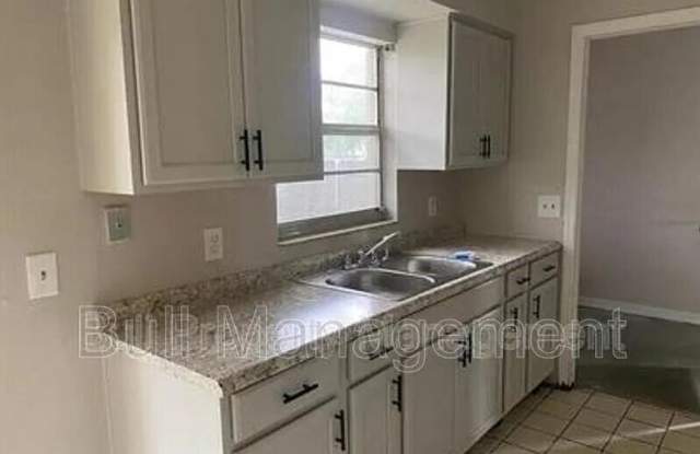 5523  Lehigh Avenue - photos photos