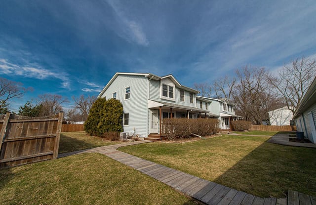25696 West Raska Lane - 25696 West Raska Lane, Fox Lake Hills, IL 60046