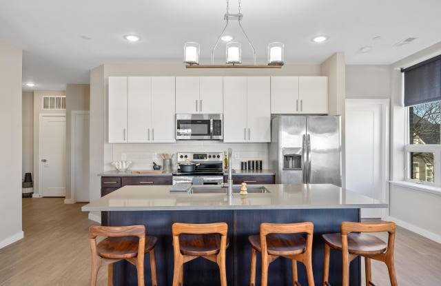 411 W 6th St Unit D21 photos photos