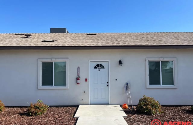 Comfortable 3BD/2BA Home in Bakersfield's 93304 — Water Included, No Pets! photos photos