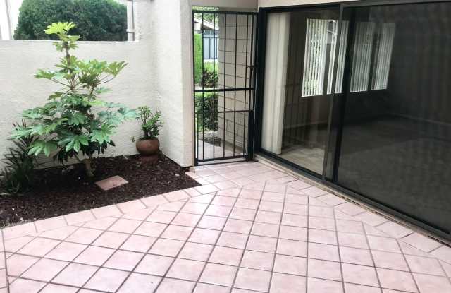 Two Bedroom, 2 Bathroom Condo in a Beautiful Community in Huntington! Gallery 3