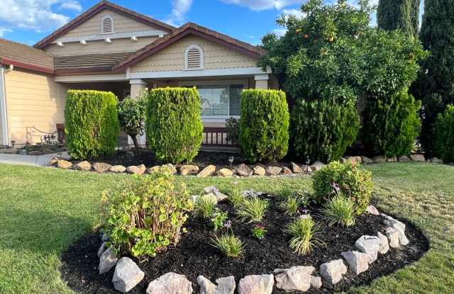 INCREDIBLY RARE  IMMACULATE 4 BEDROOM SINGLE STORY CORNER LOT OAKLEY RENTAL! - 1511 Coventry Drive, Oakley, CA 94561