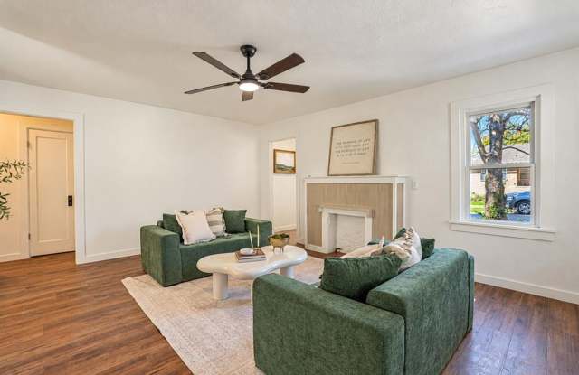 Charming 2 Bedroom Home with Modern Updates and Beautiful Park Views Gallery 4