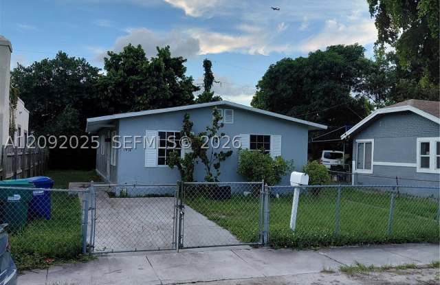 1918 NW 47th St Gallery 3