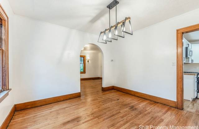 357 Cedar St NE Gallery 4