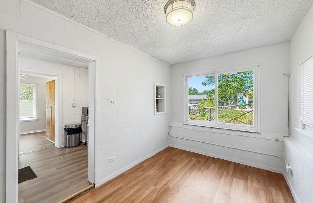 18627 Hillside Drive Gallery 2