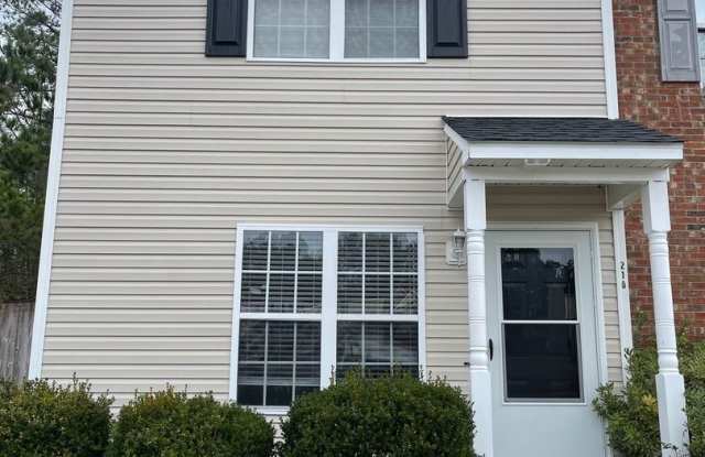 210 Fairwood Court, Jacksonville - 210 Fairwood Court, Jacksonville, NC 28546