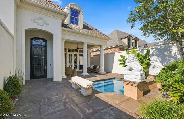 301 Oakleaf Drive Gallery 3