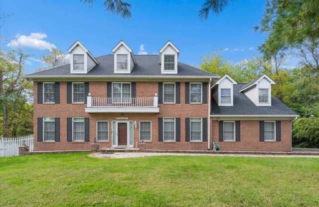 Spacious 5-Bedroom Home in Desirable North Potomac! Gallery 1