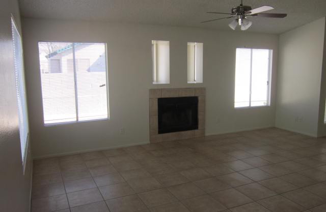 8820 W GREENBRIAN Drive Gallery 4