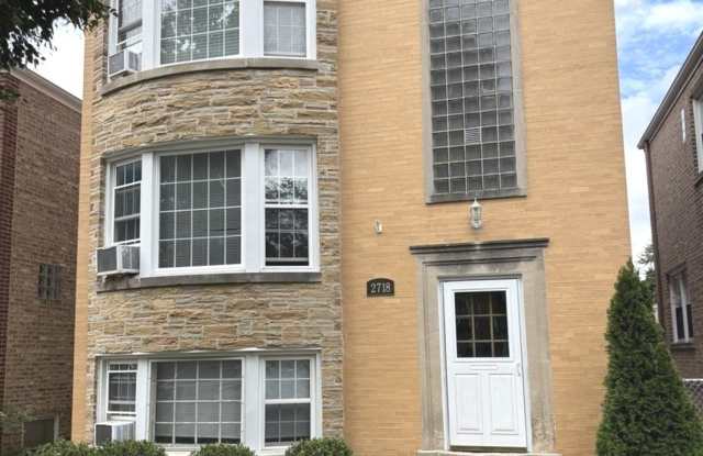 2718 W Balmoral Avenue Gallery 1