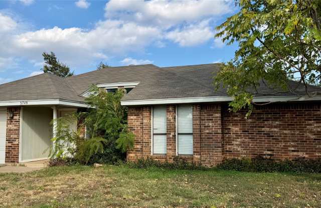 3749 Radcliff Road Gallery 1