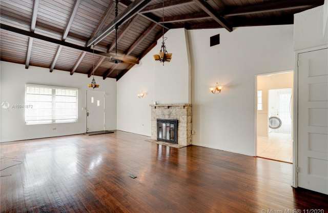 853 NE 72 ST - 853 Northeast 72nd Street, Miami, FL 33138