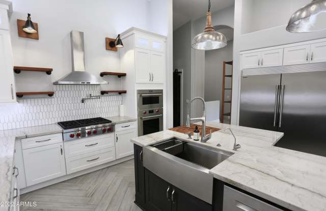 1084 W ENFIELD Place photos photos