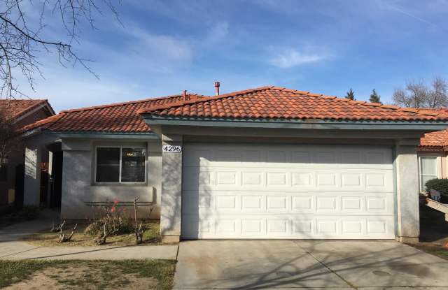 Charming Single-Family Home For Rent! photos photos