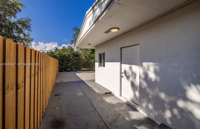 2729 SW 18th St photos photos 2729 SW 18th St photos photos