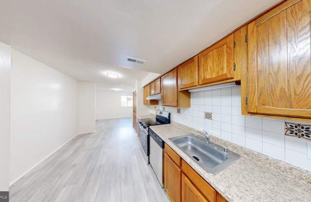 7197-D CIMARRON Court Gallery 2
