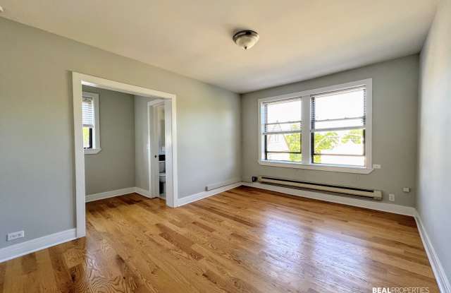 4546 N Damen Ave - 4546 North Damen Avenue, Chicago, IL 60625