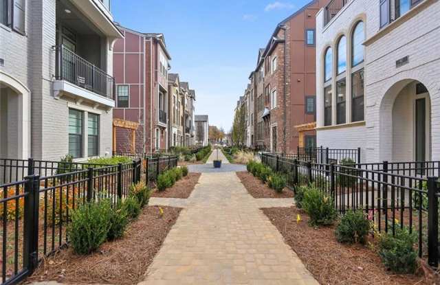 582 Broadview Place Gallery 2