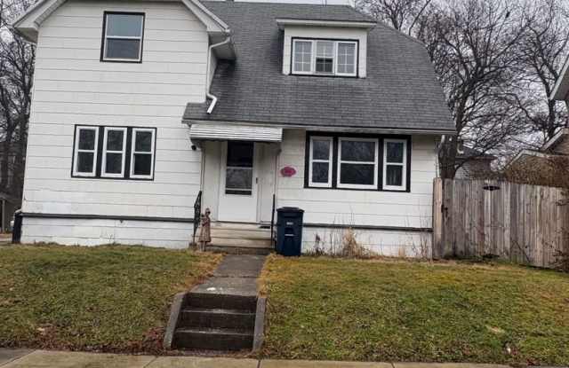 Move-In Ready 3BR Single-Family Home Near Goodyear Heights Metro Park photos photos