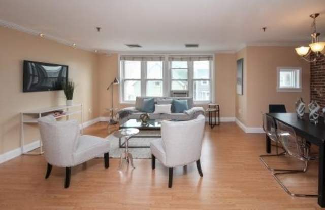 164 West 6th Gallery 2
