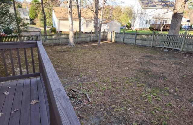 3 bed 2.5 bath home Chesterfield Fenced Yard -Manchester High area Gallery 4