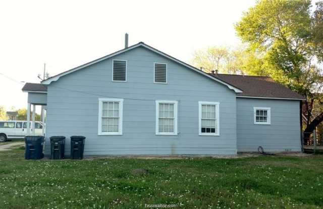 600 Boyett Street Gallery 2