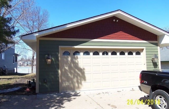 4658 West Arm Road - 4658 West Arm Road, Spring Park, MN 55384