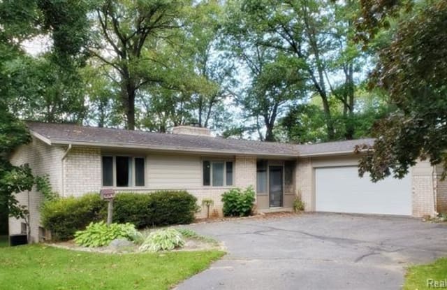 2512 Doris - 2512 Doris Drive, Livingston County, MI 48114