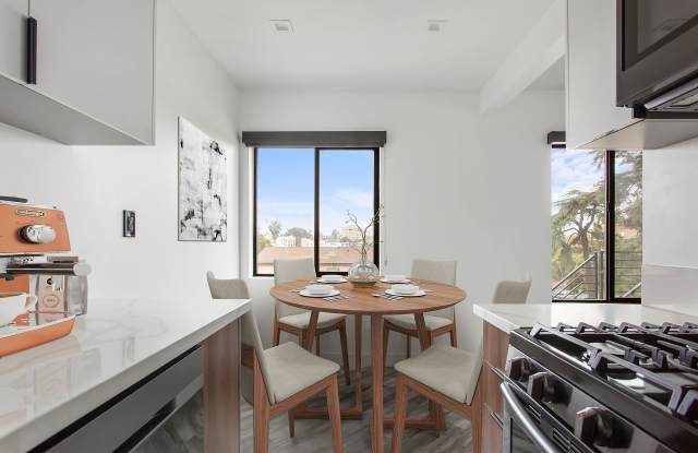 230 S Carondelet Street photos photos