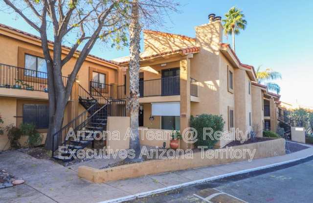 8271 N. Oracle Road photos photos