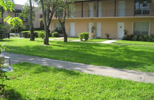 10786 N KENDALL DR - 10786 Southwest 88th Street, Kendall, FL 33176