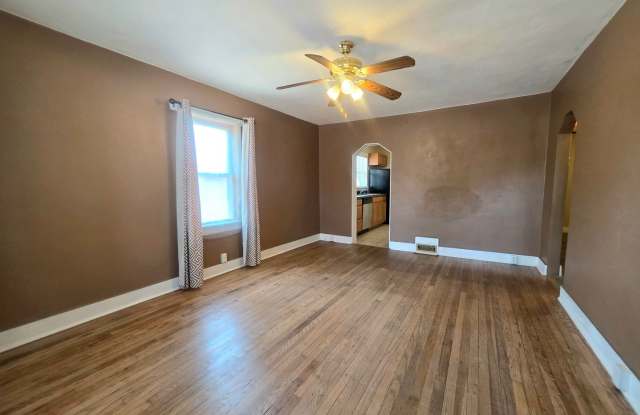 2137 Cedar St Gallery 1