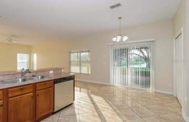 2156 THE OAKS BOULEVARD Gallery 4