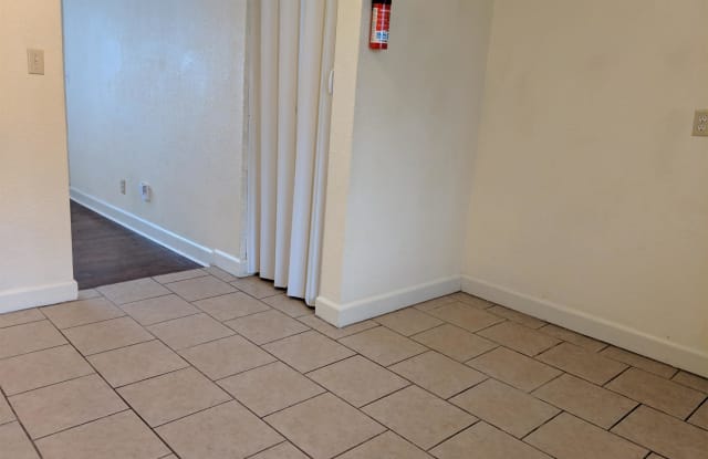 1509 N 55th Drive, Unit B - 1509 N 55 Dr, Kansas City, KS 66102