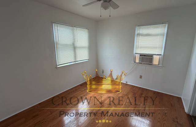 104 West Oakland Avenue, Apt B Gallery 3