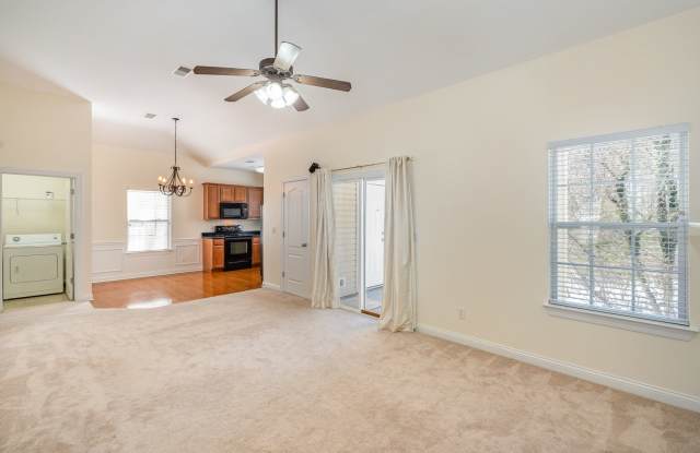 2 Bed - 2 Bath West Nashville Condo - 6952 Highway 70 South, Nashville, TN 37221