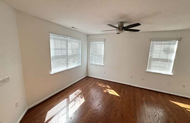 3900 Clarendon Way - 1 Gallery 4