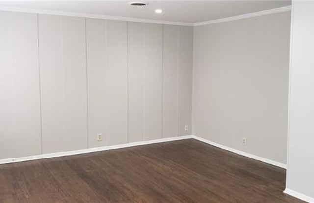 2309 FENWICK Drive Gallery 2
