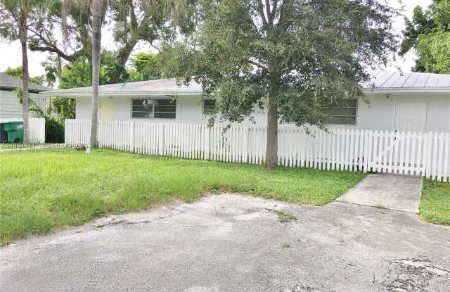 5831 SW 62nd St photos photos