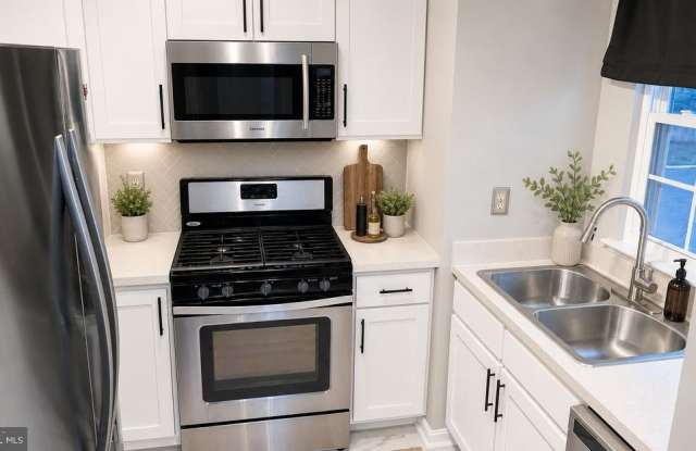 22963 WHITEHALL Terrace Gallery 2
