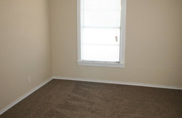 5637 Farnsworth Ave Gallery 2