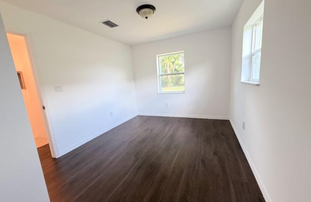 1418 N 16th Street Gallery 3