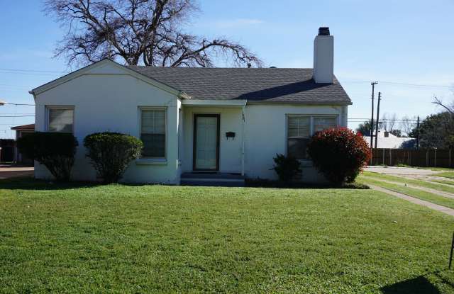 1681 Woodrow Ave photos photos