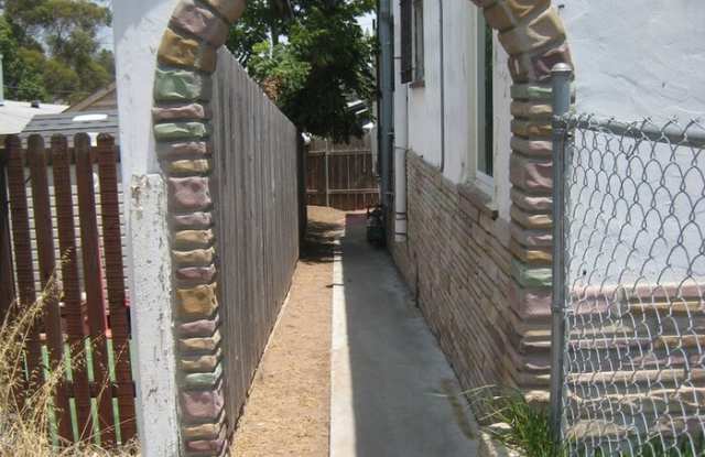 3821 1/2 46th Street Gallery 2